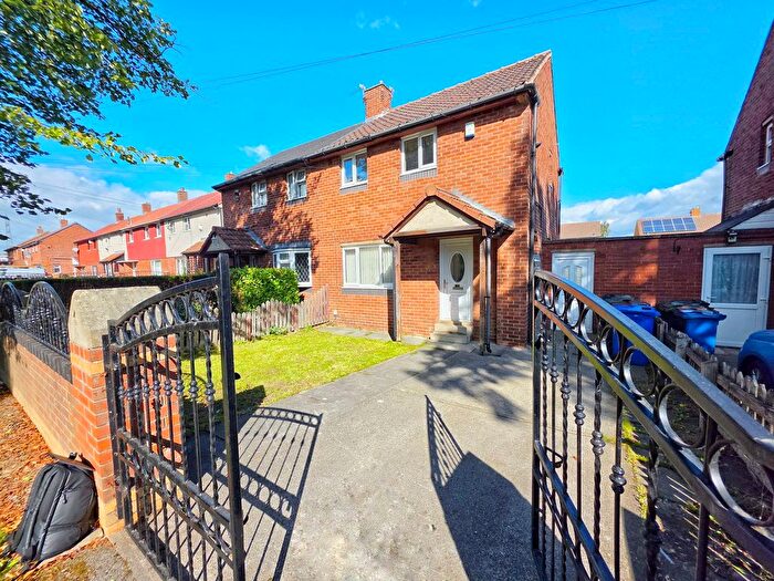 2 Bedroom Semi Detached House For Sale In Lindhurst Road, Barnsley, S71