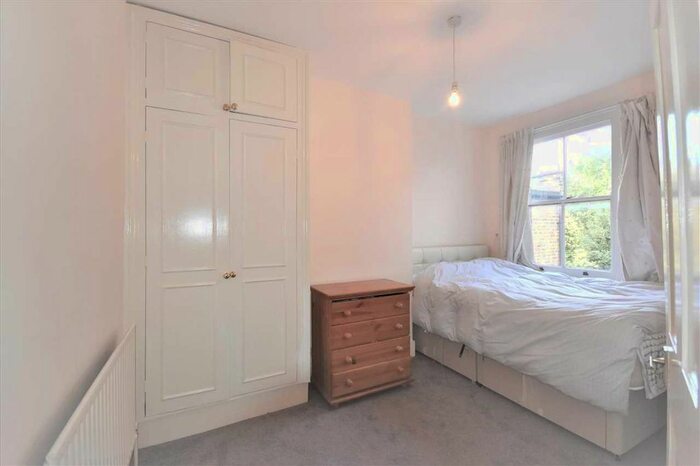 3 Bedroom Property To Rent In Montgomery Road, Chiswick, Chiswick, W4