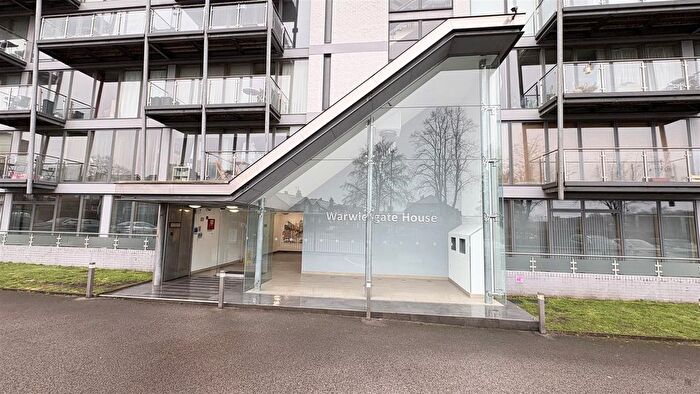 1 Bedroom Flat To Rent In Warwick Road, Old Trafford, Manchester, M16