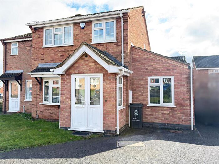 4 Bedroom Semi Detached House For Sale In Galleywood Drive, Leicester, LE4