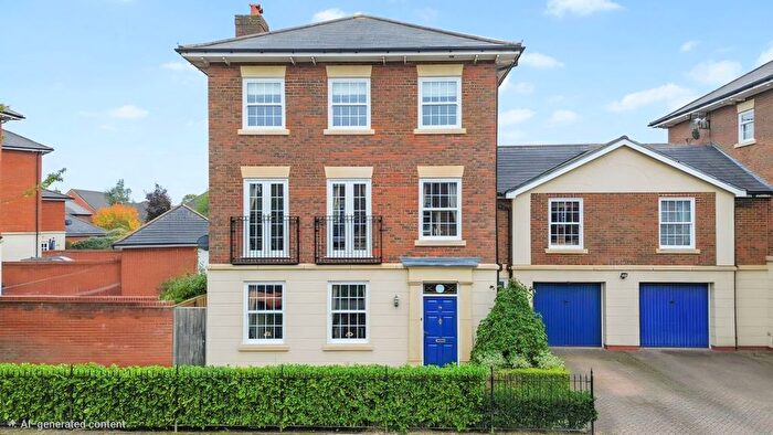 4 Bedroom Link Detached House For Sale In Winwick Park Avenue, Winwick, WA2
