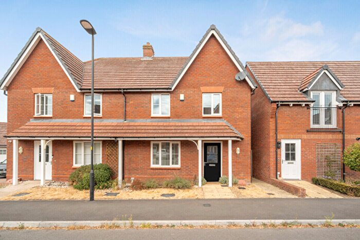 4 Bedroom Semi Detached House For Sale In Burne Jones Avenue, Swindon, SN25