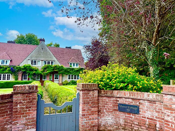 3 Bedroom Semi-Detached House For Sale In Parsonage Lane, Winford, BS40