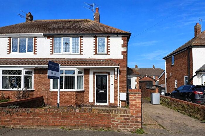 2 Bedroom Semi-Detached House For Sale In Samuel Avenue, Grimsby, DN32