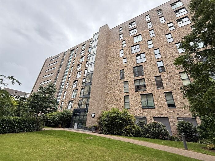 2 Bedroom Flat For Sale In Ariel Apartments, Ottinger Close, Salford, M50