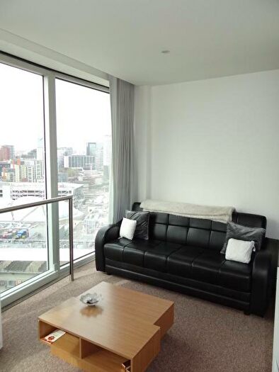 Flat To Rent In Rotunda, New Street, Birmingham, B2