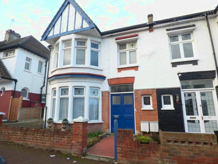 1 Bedroom Flat To Rent In Leigham Court Drive, Leigh-On-Sea, SS9