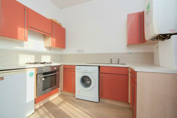 2 Bedroom Flat To Rent In Camden Road, NW1