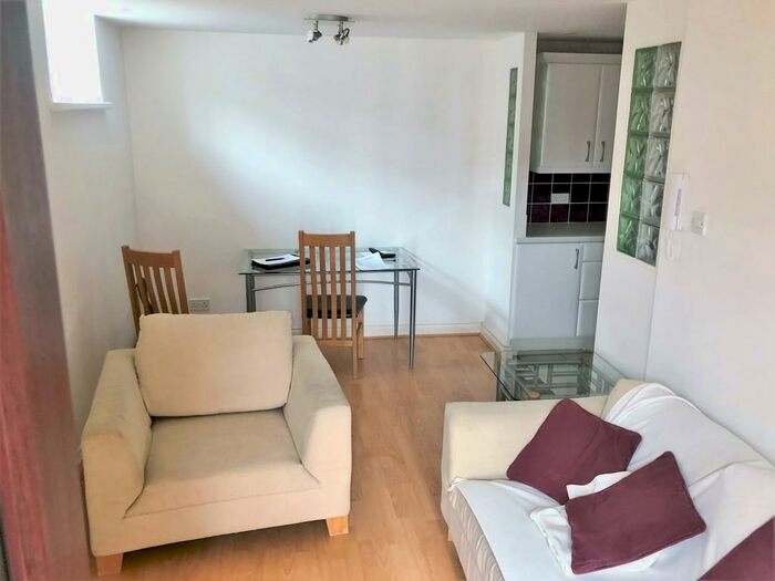 1 Bedroom Flat To Rent In Bartholomew Street West, Exeter, EX4