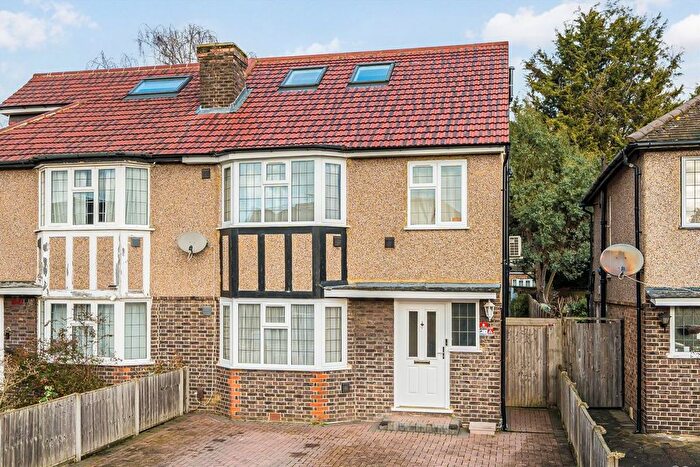 4 Bedroom Semi Detached House For Sale In Vincent Road, Isleworth, TW7