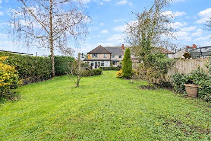 5 Bedroom Semi Detached House For Sale In Warwick Road, Knowle, B93