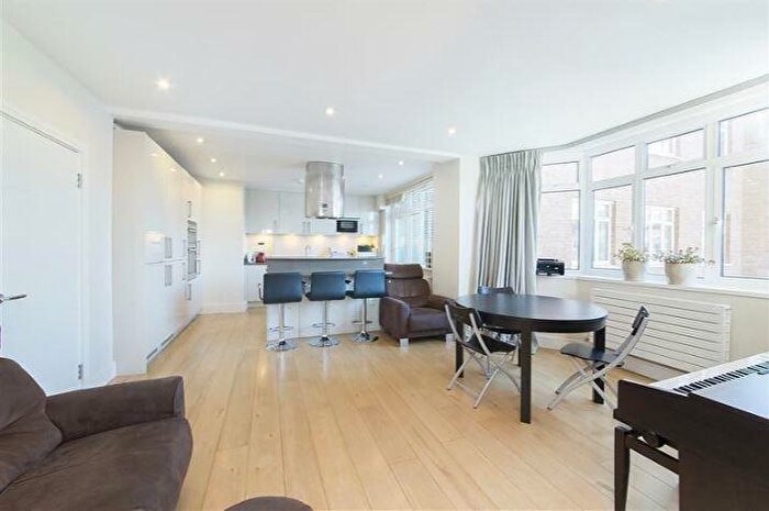 3 Bedroom Apartment To Rent In Grove End Road, St Johns Wood, London, NW8