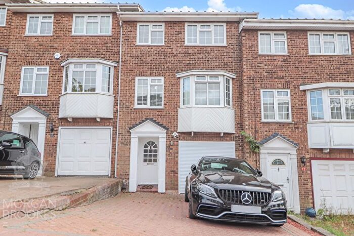 3 Bedroom Terraced House To Rent In Station Road, Benfleet, SS7