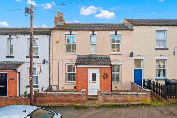 2 Bedroom Terraced House For Sale In North Street, Wellingborough, NN8