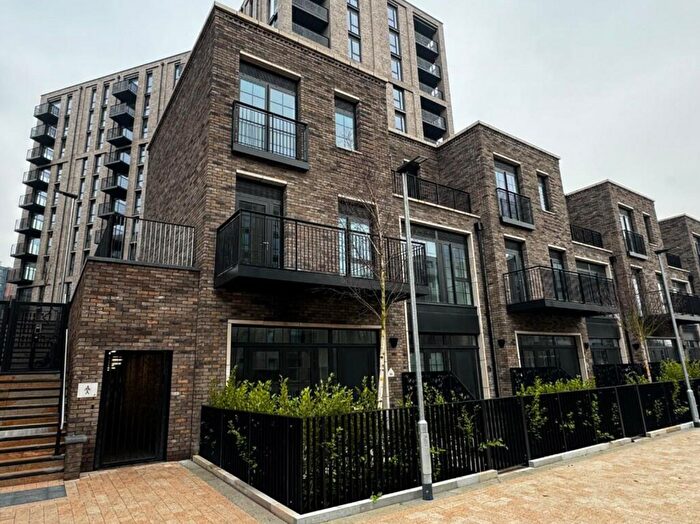 4 Bedroom Flat To Rent In Shale Lane, Manchester, M5