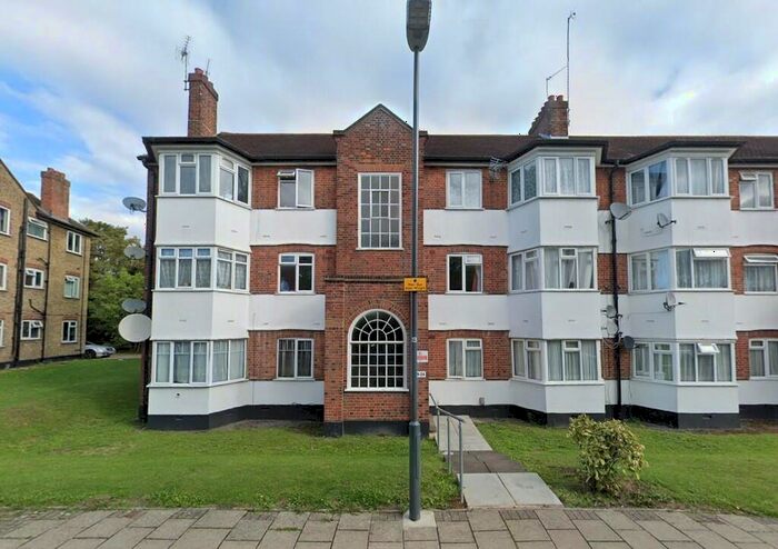 2 Bedroom Apartment To Rent In High Mead, Harrow, HA1
