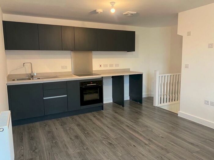 2 Bedroom Town House To Rent In Hablethorpe Street, Nottingham, Nottinghamshire, NG8