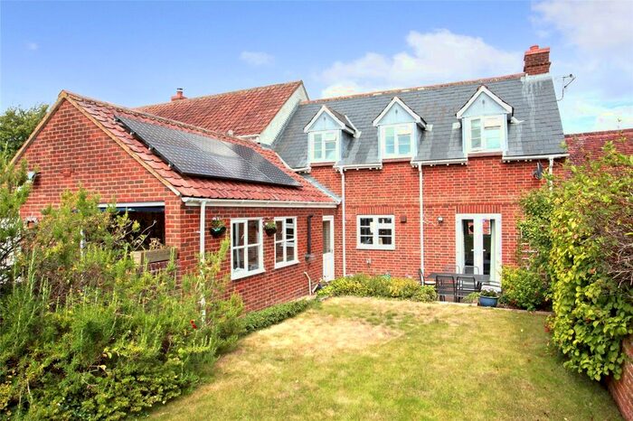 3 Bedroom Terraced House For Sale In High Street, West Lavington, Devizes, Wiltshire, SN10