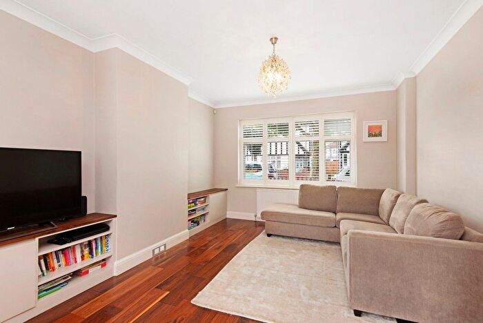 4 Bedroom Property To Rent In Merton Hall Gardens, London, SW20