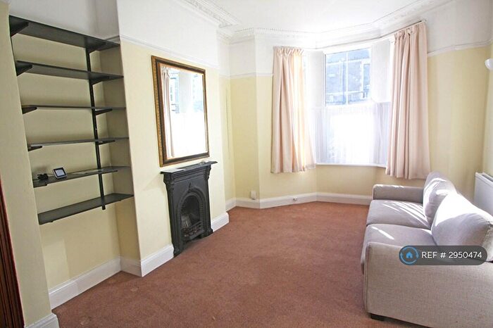 1 Bedroom Flat To Rent In Roath Park, Cardiff, CF24