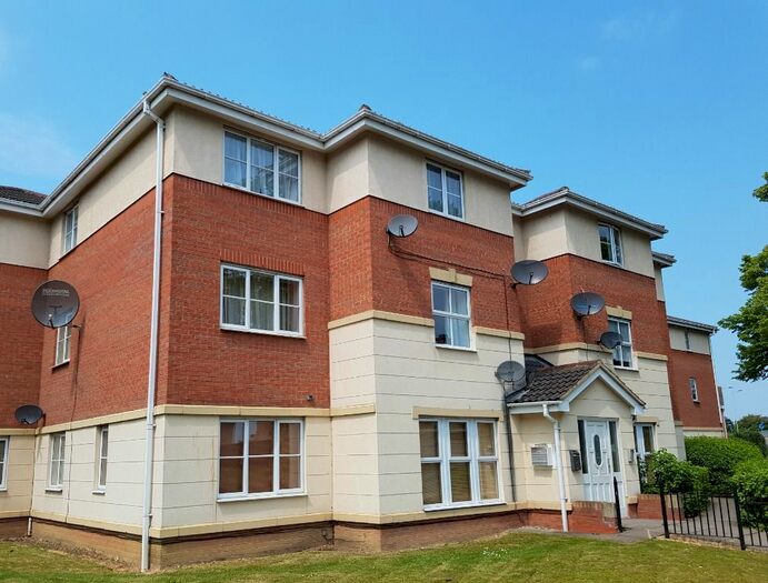 2 Bedroom Flat To Rent In Gillespie Close, Bedford MK42