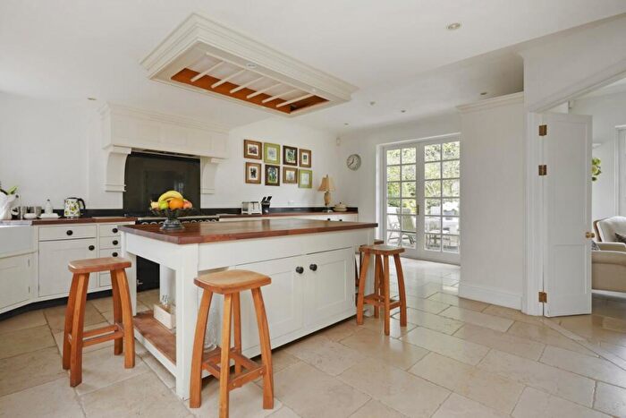 6 Bedroom Detached House To Rent In Old Esher Road, Hersham, KT12