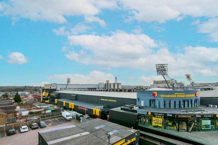 1 Bedroom Flat To Rent In Vicarage Road, Watford, Hertfordshire, WD18