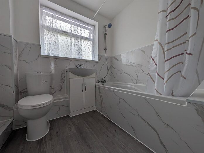 2 Bedroom Property To Rent In Staines Road, Feltham, TW14
