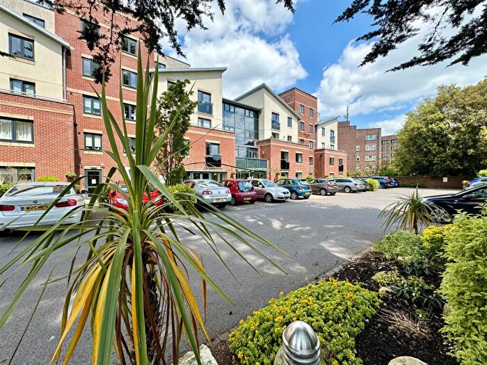 1 Bedroom Apartment For Sale In Poole Road, Bournemouth, BH2