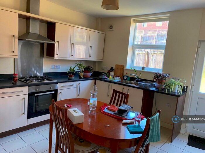 3 Bedroom Terraced House To Rent In Duncan Street, Brinsworth, Rotherham, S60