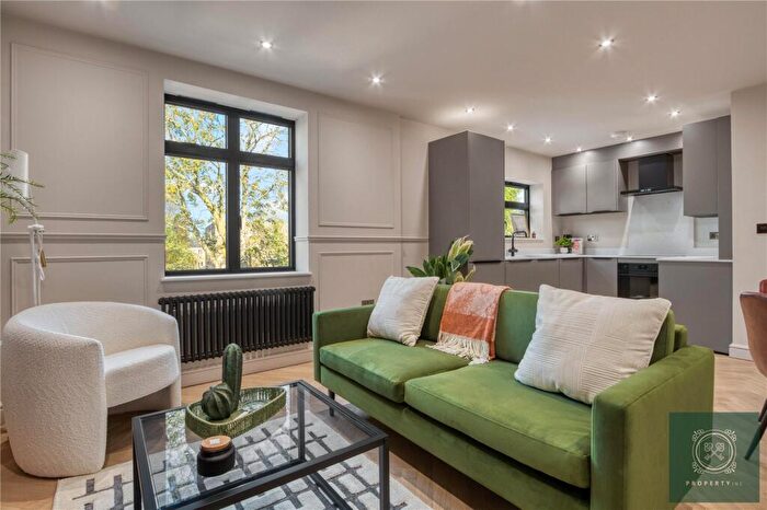 2 Bedroom Apartment To Rent In Wentworth Park, London, N3
