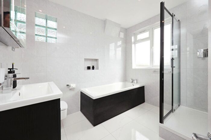 4 Bedroom Detached House For Sale In Tenby Avenue, Harrow, HA3