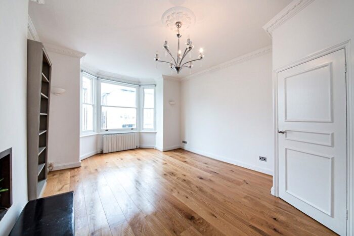 2 Bedroom Flat To Rent In Lancaster Grove, Hampstead, NW3