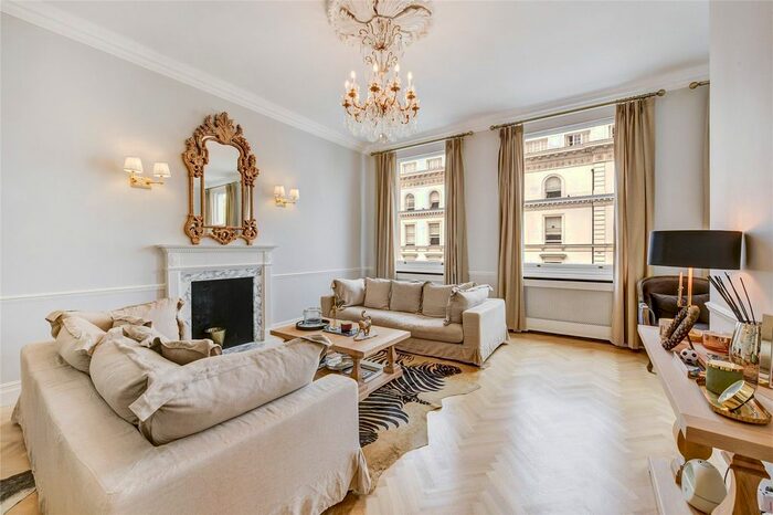 3 Bedroom Flat To Rent In Queen's Gate Gardens, London, SW7