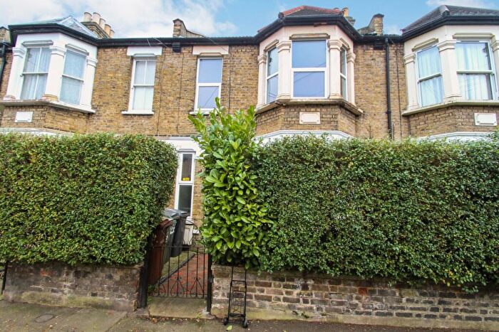 2 Bedroom Flat To Rent In Albert Road, Leyton, London, E10