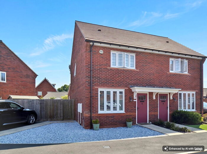 2 Bedroom Semi Detached House For Sale In Weatherhead Close, Alcester, B49