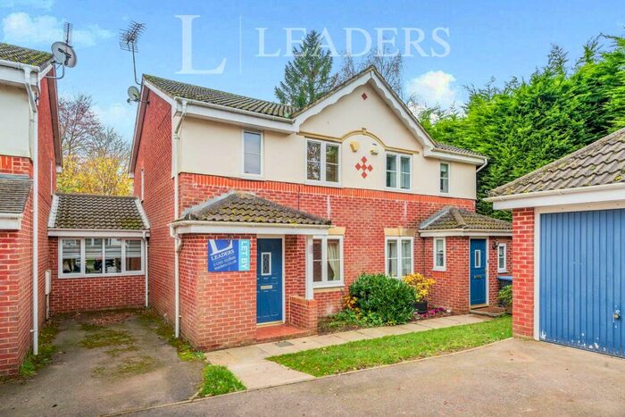 3 Bedroom Semi-Detached House To Rent In Abergavenny Gardens, Copthorne, RH10