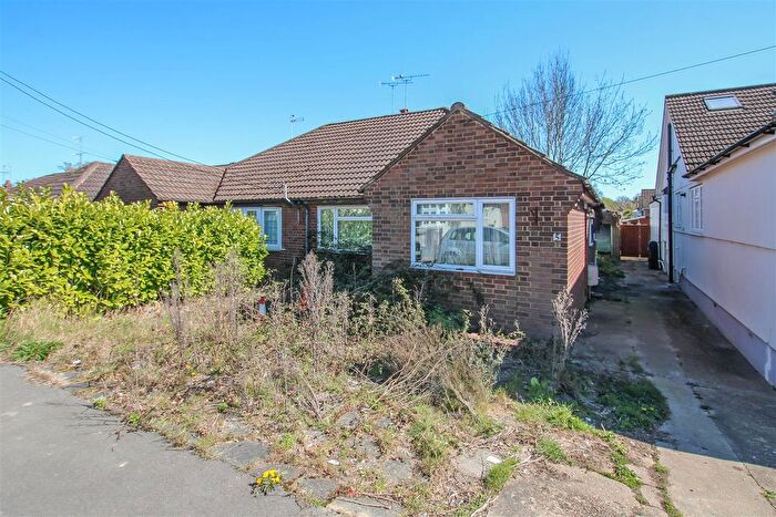 3 Bedroom Semi-Detached Bungalow For Sale In Whitby Avenue, Ingrave, Brentwood, CM13