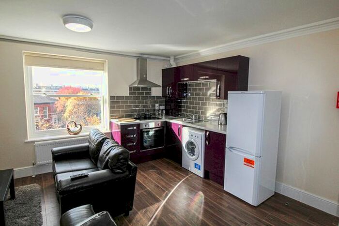 1 Bedroom Flat To Rent In Blenheim Terrace, Leeds, LS2