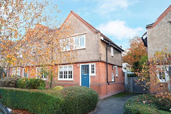 3 Bedroom Cottage To Rent In Dekker Road, Dulwich, London, SE21