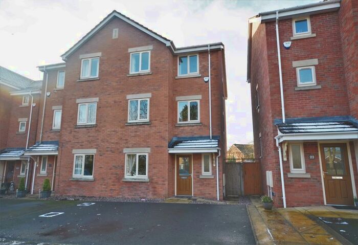 4 Bedroom Town House To Rent In Tipton Road, Sedgley, Dudley, West Midlands, DY3