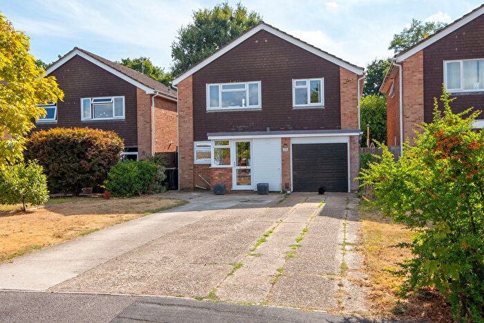 4 Bedroom Detached House For Sale In Tudor Close, Calmore, SO40