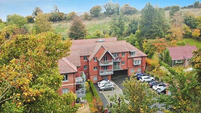 2 Bedroom Flat For Sale In Granham Close, Marlborough, SN8