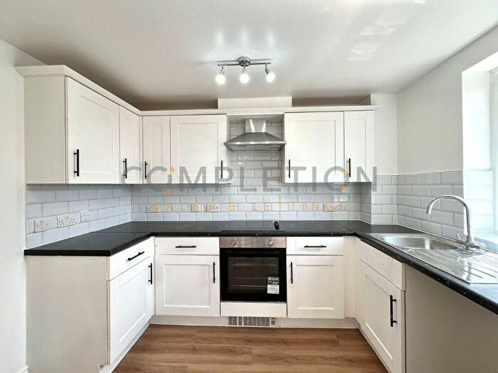 2 Bedroom Flat To Rent In Connington Crescent, London, E4