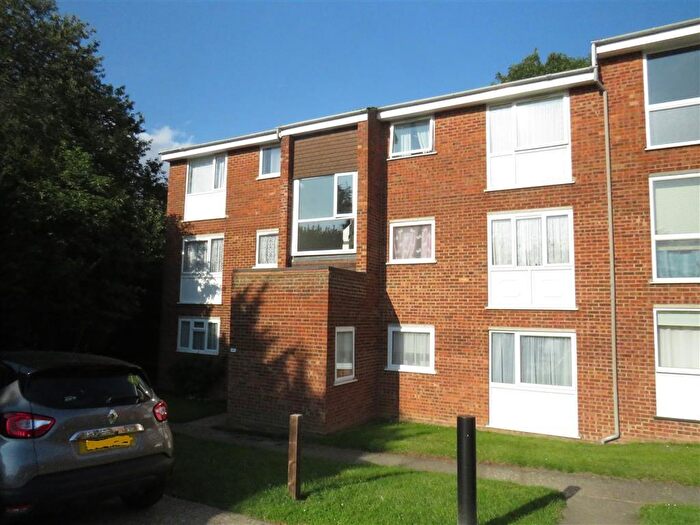 2 Bedroom Apartment To Rent In Roydon Court, Hemel Hempstead, HP2