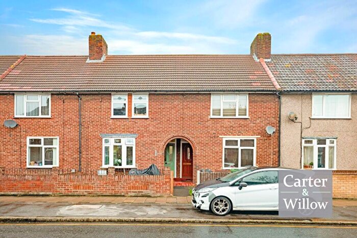 3 Bedroom Terraced House For Sale In Hedgemans Road, Dagenham, RM9