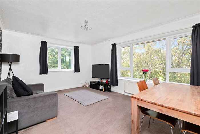 2 Bedroom Flat For Sale In Durrington Court, Mill Rise, Brighton, BN1
