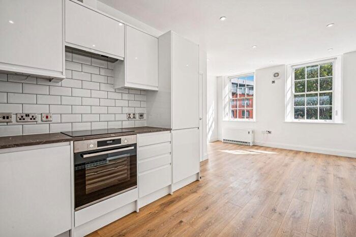 2 Bedroom Flat To Rent In Broadway, Stratford, E15