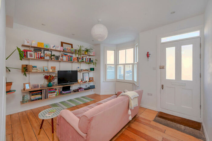 2 Bedroom Terraced House To Rent In Fairfield Road, Canary Wharf, E17