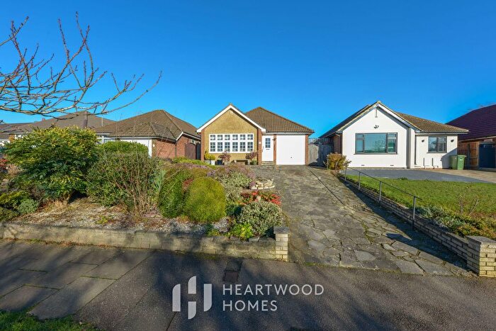 3 Bedroom Bungalow For Sale In Robert Avenue, St. Albans, AL1